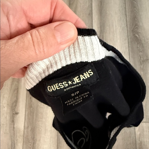 Guess Y2K vibes sweater top size small - Picture 3 of 5